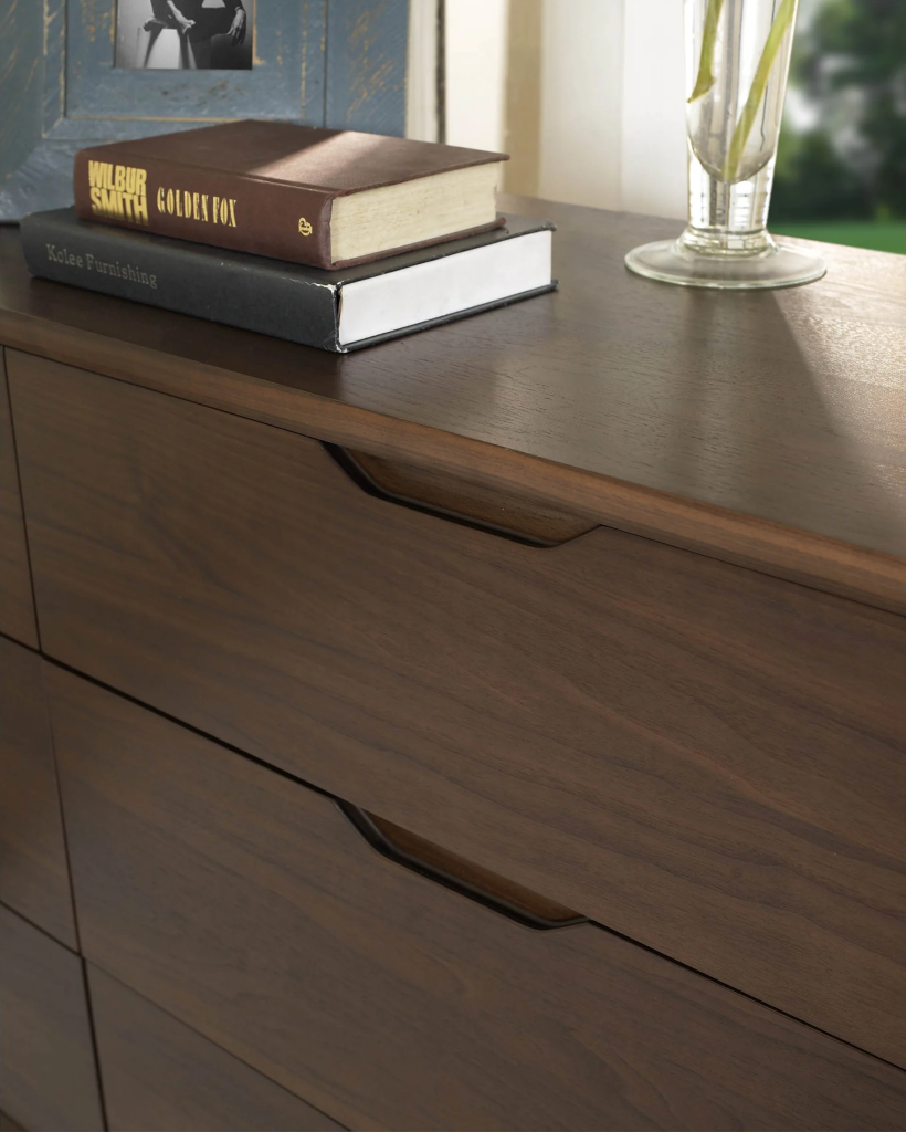 ახალი ავეჯი • New Furniture
